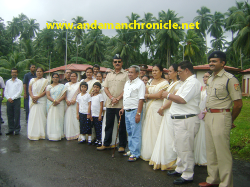 The Lt Governor, Lt Gen (Retd) A K Singh, PVSM, AVSM, SM, VSM, along with teachers and artists of the cultural programme at Perka village during his day-long tour of Car Nicobar on 17.07.2013.